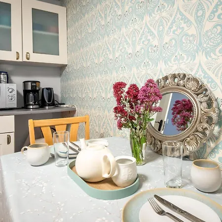 Nook 2 Daire Clifden